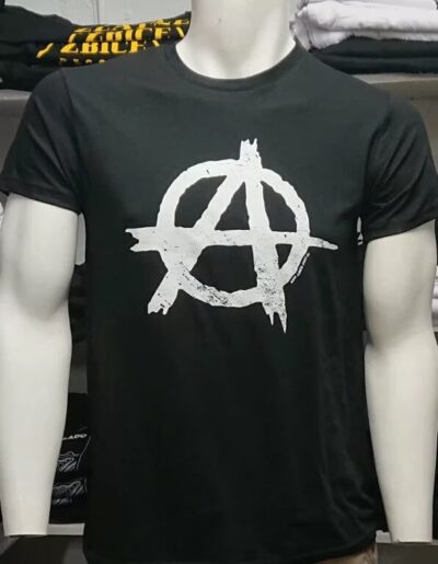 Anarchy crna s bijelim logom