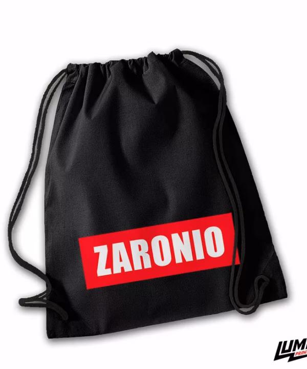 Zaronio crni ruksak