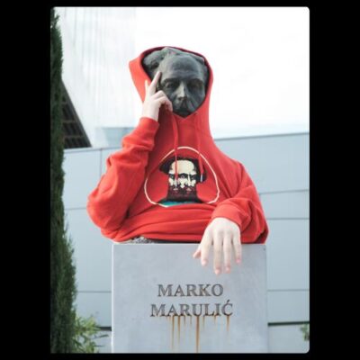 Marulić 500 – crveni hoodie - Slika 3