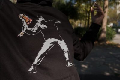Bacač cvijeća Crni Hoodie - Slika 3